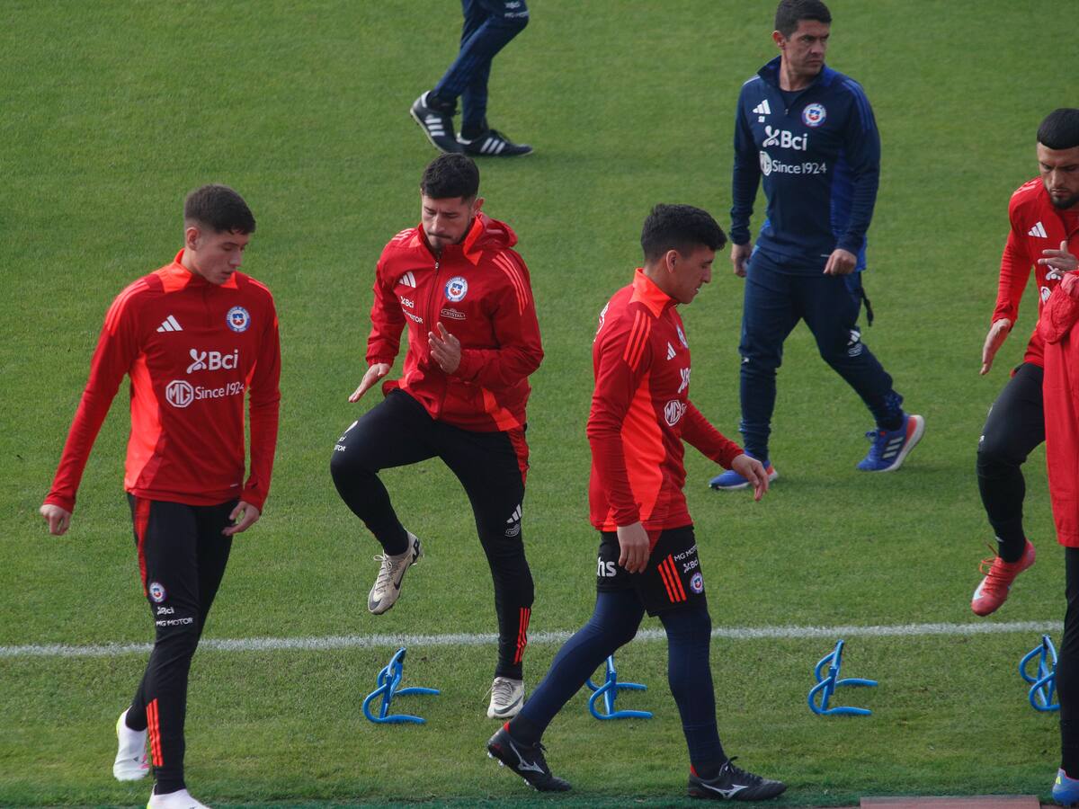 Ni a la banca: los 5 jugadores de La Roja que quedaron fuera del duelo ante Argentina por las Eliminatorias