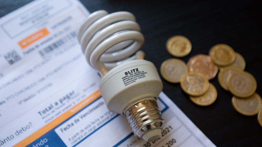 Contraloría cursa decreto que promulga ley de estabilización las tarifas eléctricas