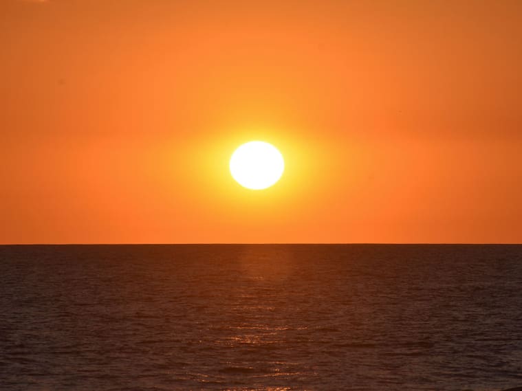 Imagen del océano desde la costa de El Salvador