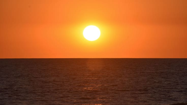 Océanos alcanzan récord histórico de calor en junio y encienden alarmas mundiales