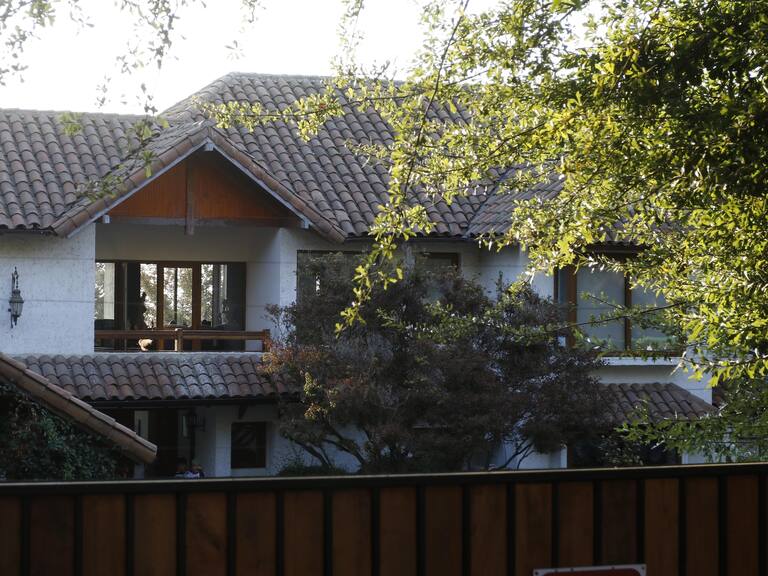 09 de Abril de 2021/SANTIAGOFiesta clandestina en casa particular ubicada en el sector de las pircas, Av. Juan de Dios Vial 4179, Comuna De Peñalolen
FOTO: MAURICIO MENDEZ/AGENCIAUNO