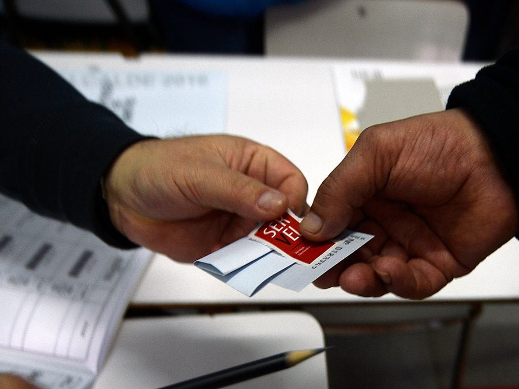 Fue a votar, pero alguien con su mismo rut ya había votado por él: insólita situación en Arica