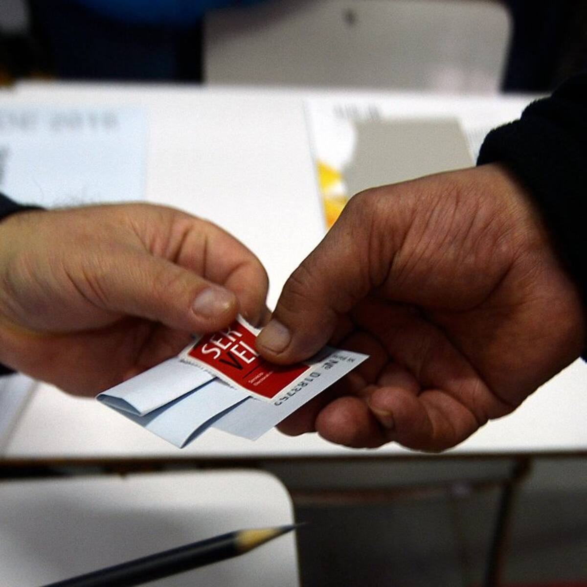 Fue a votar, pero alguien con su mismo rut ya había votado por él: insólita situación en Arica