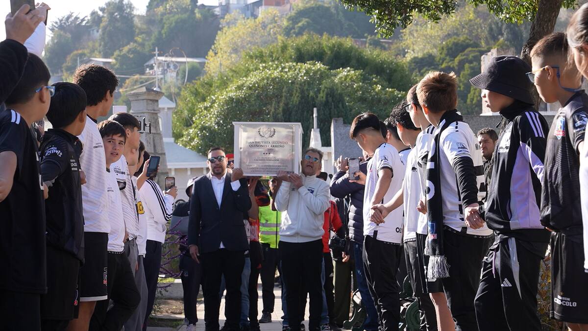 Colo Colo traslada el cuerpo de uno de sus fundadores al mausoleo del club en Santiago