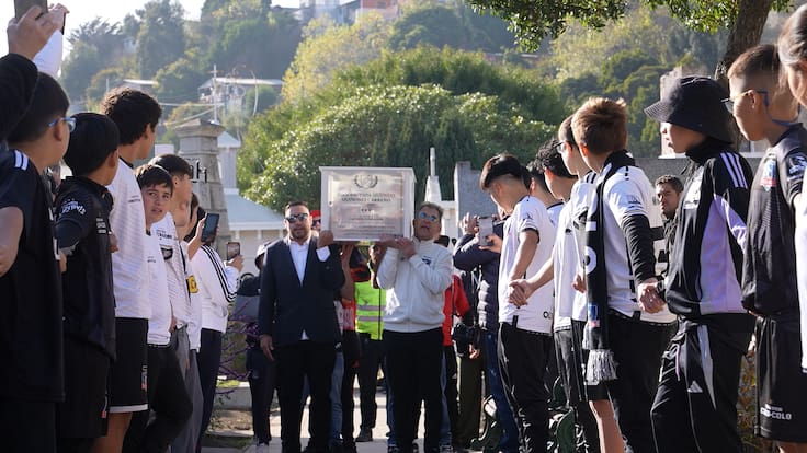 Colo Colo traslada el cuerpo de uno de sus fundadores al mausoleo del club en Santiago