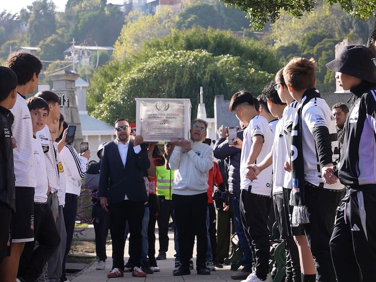 Colo Colo traslada el cuerpo de uno de sus fundadores al mausoleo del club en Santiago