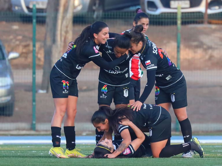 Remezón en el fútbol femenino: Asociación Nacional de Jugadoras acusa falta de regulación e incumplimientos legales