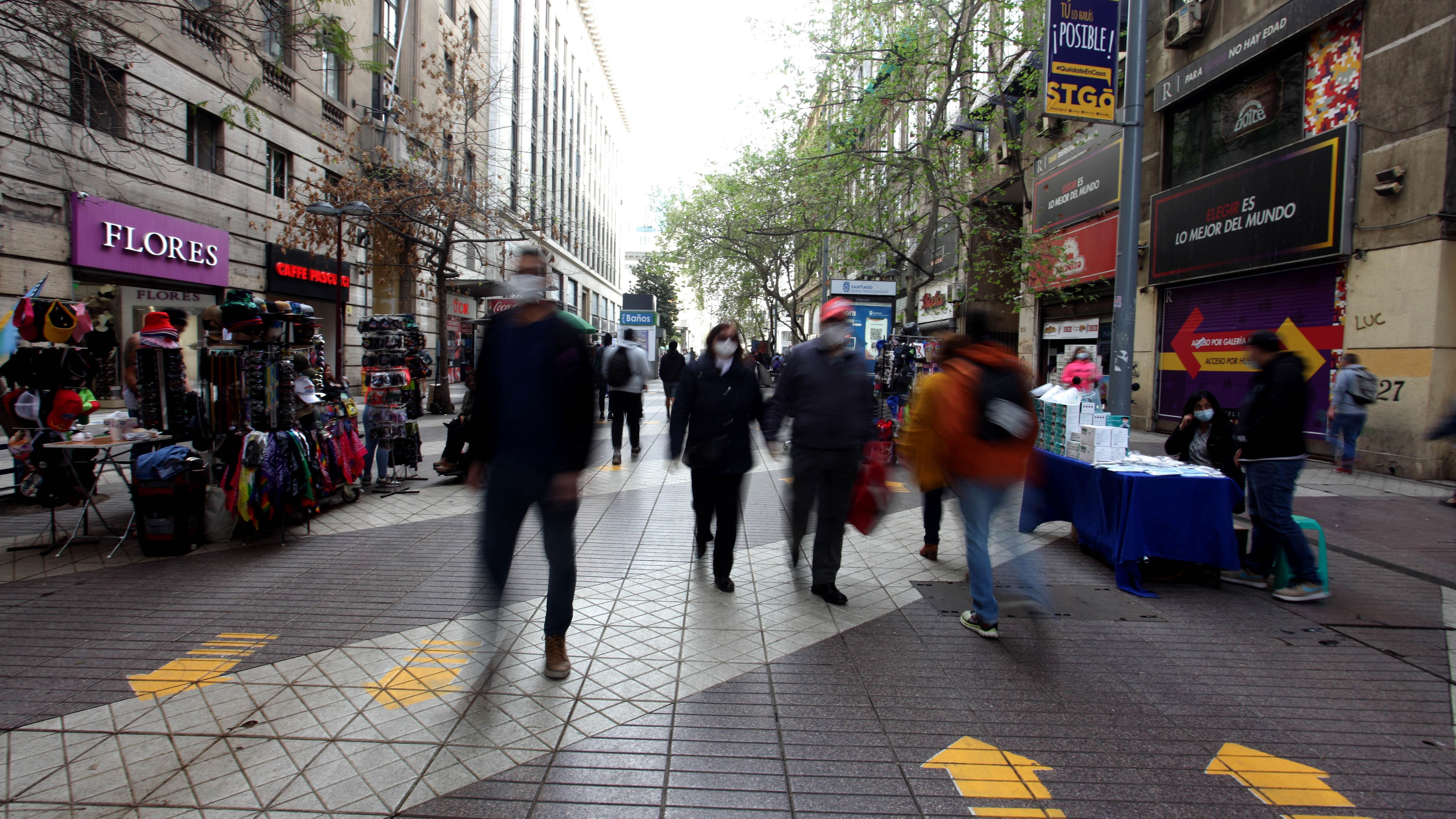 28 DE SEPTIEMBRE DE 2020/SANTIAGO
Personas transitan por Paseo Ahumada, duranta la reapertura de locales en Santiago Centro tras fase 3, Santiago.
FOTO: AILEN DÕAZ/AGENCIAUNO