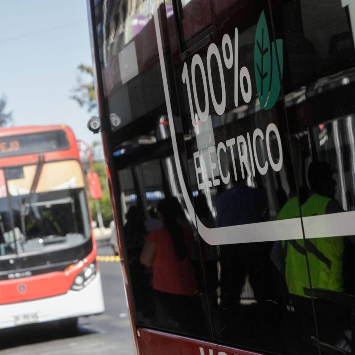 Reconversión eléctrica en Chile: la alternativa que asoma ante posible reducción de flota de buses RED