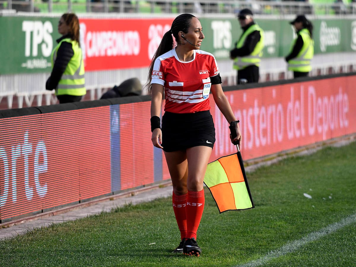 “Una vez un jugador me dio un agarrón”: Cindy Nahuelcoy revela grave episodio que vivió durante un partido en Chile
