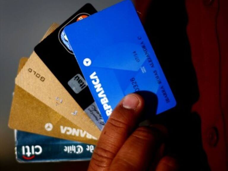 Multicaja sobre tarjetas prepago bancarias: «La ley permite emitir tarjetas no nominativas»