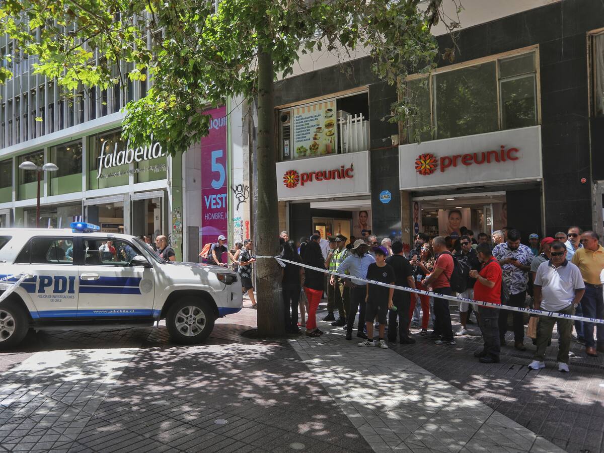 Minutos de terror en Paseo Ahumada: funcionarios de la PDI frustran a balazos robo en su contra