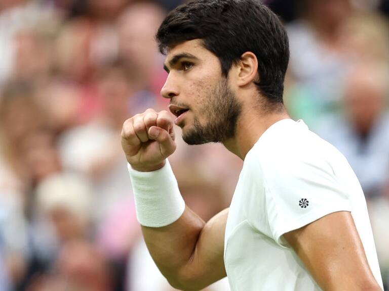 Carlos Alcaraz barre con Medvedev para citarse con Djokovic en la final de Wimbledon