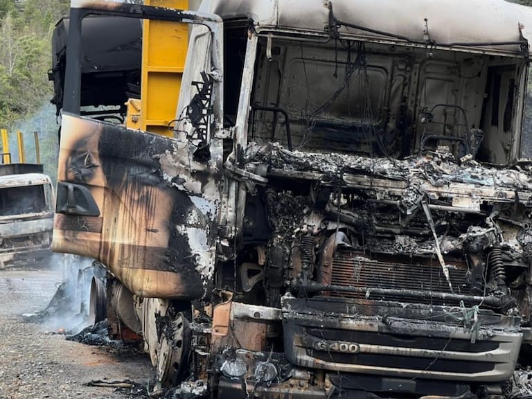 18 maquinarias resultan quemadas en dos ataques registrados en la Región de Los Ríos