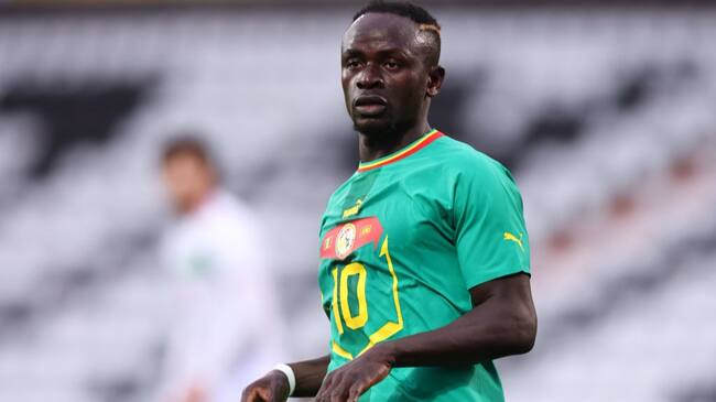 Apelan hasta a la brujería: Sadio Mané es incluído en la nómina de Senegal para Qatar 2022 pese a su lesión