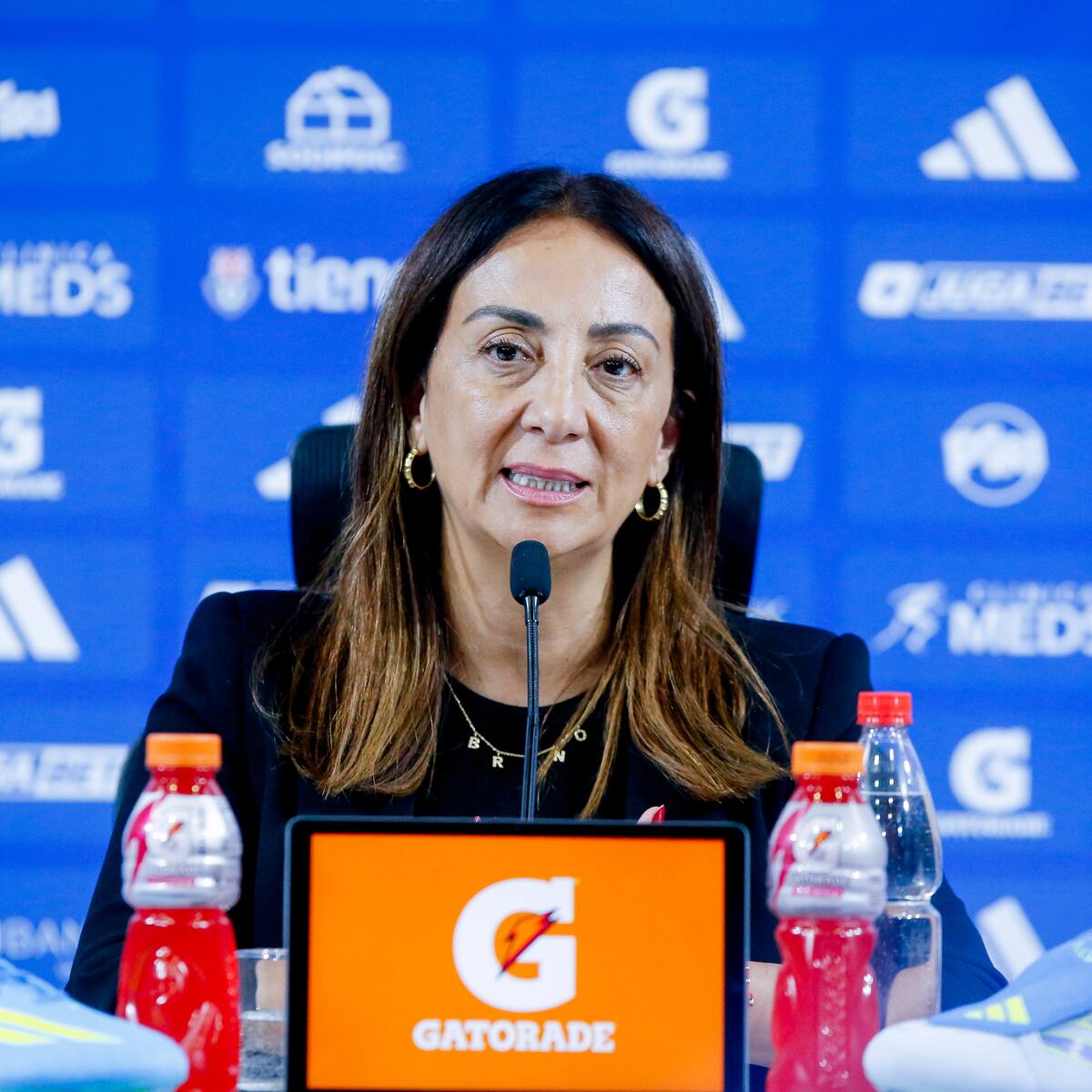 Escala la tensión en la U: “Solicitamos públicamente al directorio de Azul Azul y a su presidenta, Cecilia Pérez...”