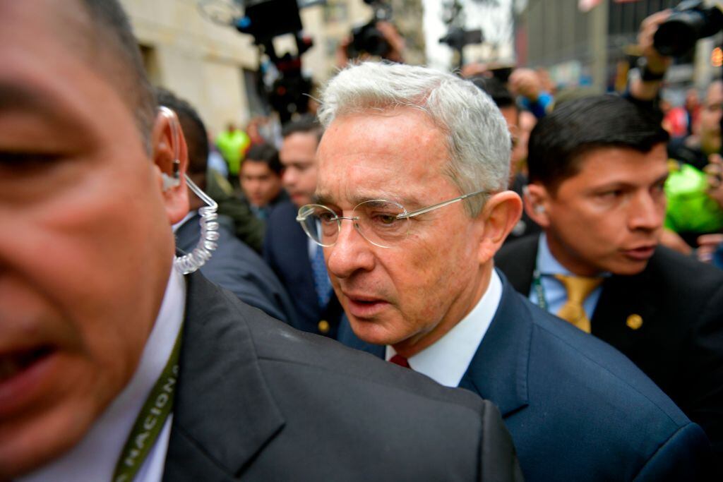 El expresidente de Colombia Alvaro Uribe tras un acto en Bogotá