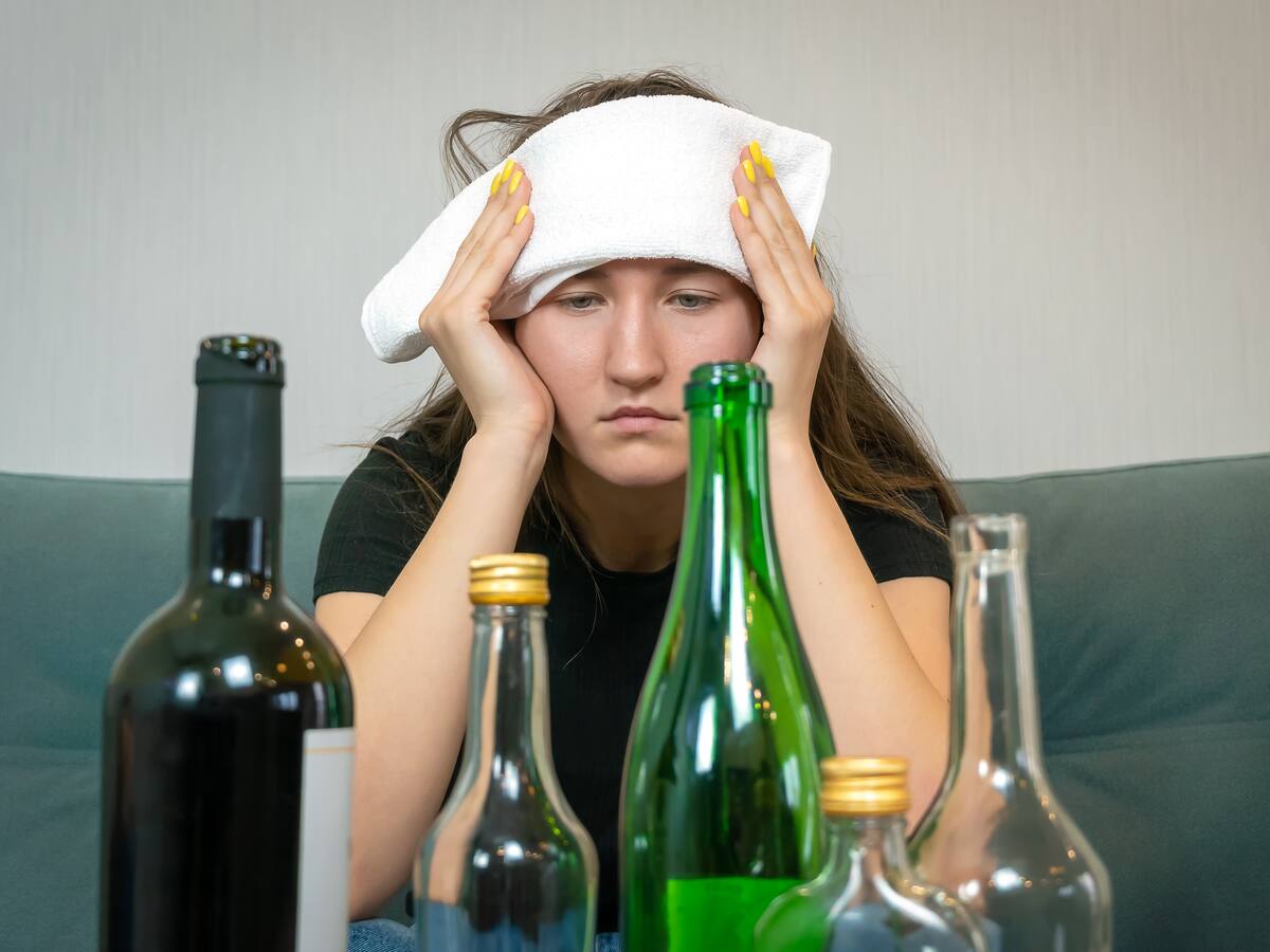 Estos son los mejores trucos para aliviar la resaca (y las bebidas alcohólicas que más la provocan), según una IA