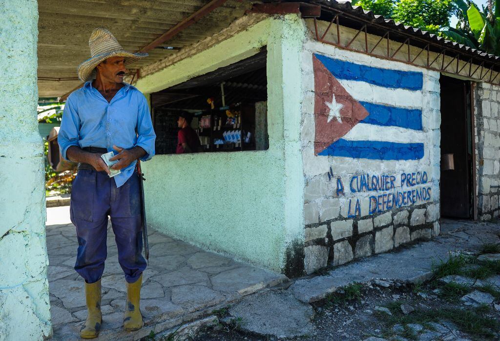 Imagen de un pequeño comercio en Santiago de Cuba