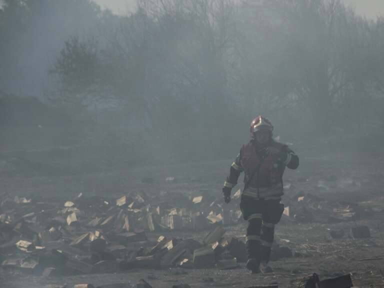 Celulosa Arauco decreta «Alerta Negra» y evacuación por incendio forestal en Ñuble