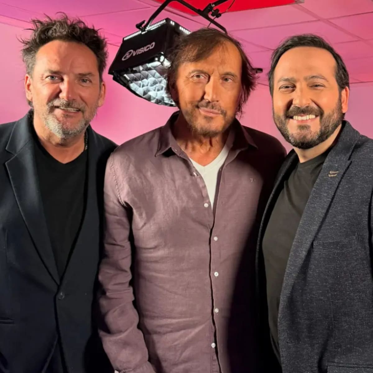 Rostro de TVN impacta con radical cambio de look y genera reacciones inmediatas: “Caíste en la tentación”