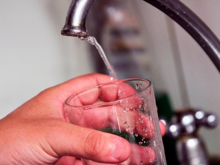 Aguas Andinas compensará a casi 380 mil clientes: revisa quiénes recibirán el abono en Chile