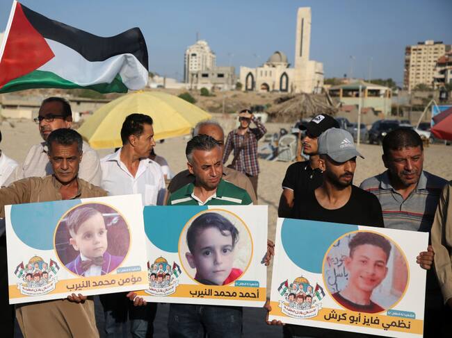 Palestinos denuncian el asesinato de niños en un acto en la costa de Gaza