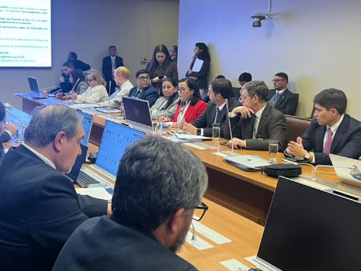 CFA endurece advertencias sobre megarreforma del Gobierno: alerta que cambios introducidos empeoraron su impacto fiscal
