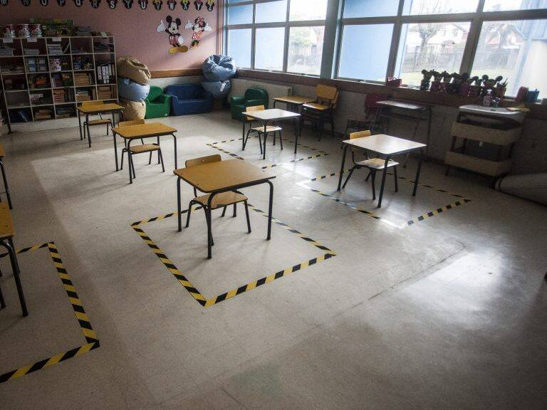 04 DE AGOSTO DE 2020 / OSORNOPlan de Retorno: Cómo serán las nuevas salas de clases en tiempos de pandemia. El Colegio Juan Ricardo Sánchez realizó una adecuación en la infraestructura del establecimiento educacional para el posible retorno presencial a clases durante la pandemia que vive el país.
FOTO: FERNANDO LAVOZ / AGENCIAUNO