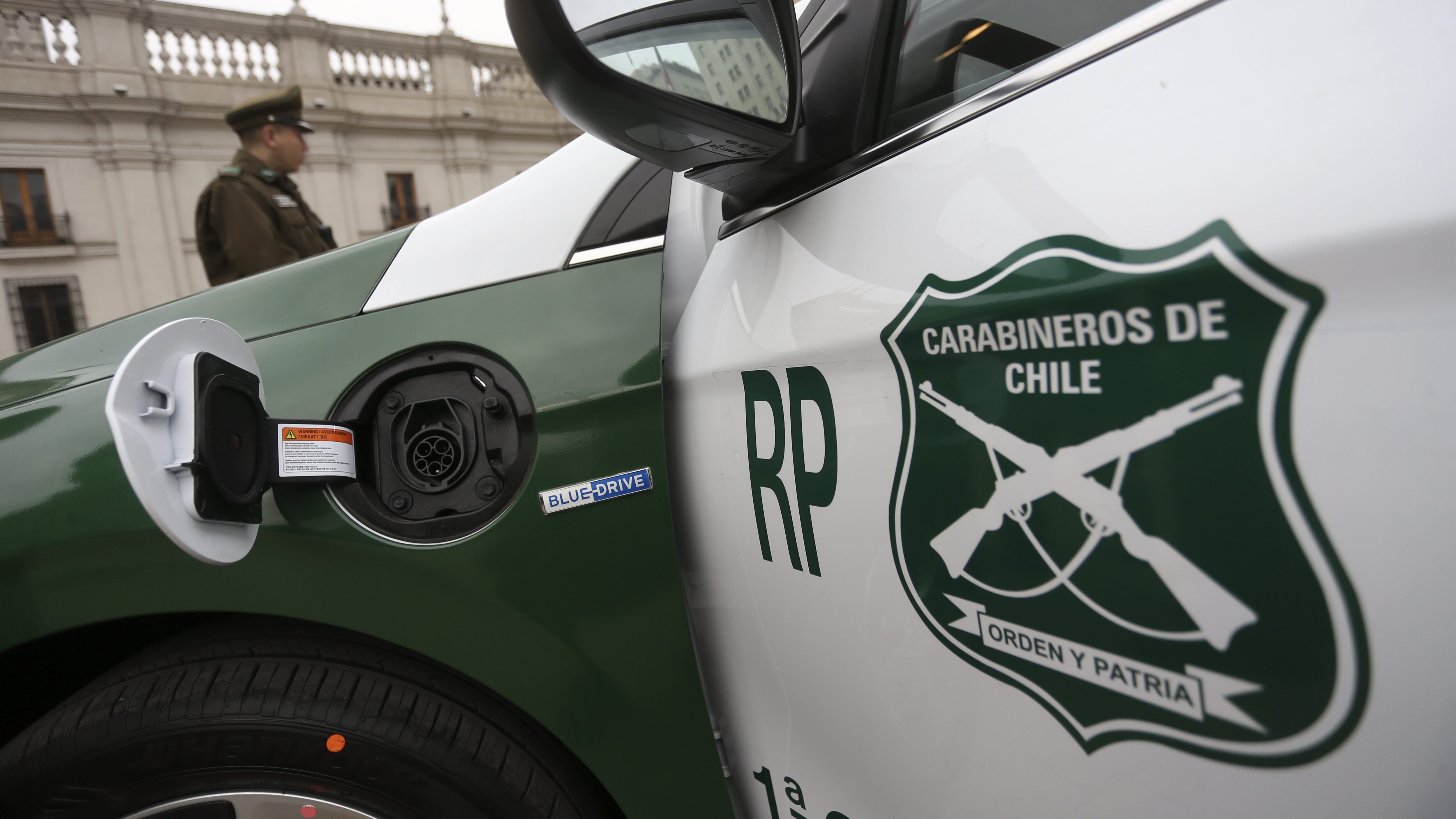 11 de Junio de 2019/SANTIAGO Diversas autoridades presentaron la Comisaría Virtual, una innovadora plataforma para realizar denuncias y dejar constancias en Carabineros online, que facilitará los trámites a las personas y permitirá un mayor despliegue de Carabineros en trabajos preventivos y patrullaje.
FOTO: CRISTOBAL ESCOBAR/AGENCIAUNO