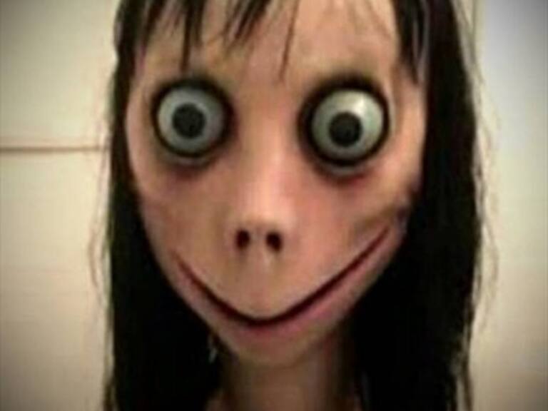«Momo»: El nuevo reto viral que asusta a los padres llegó a Chile