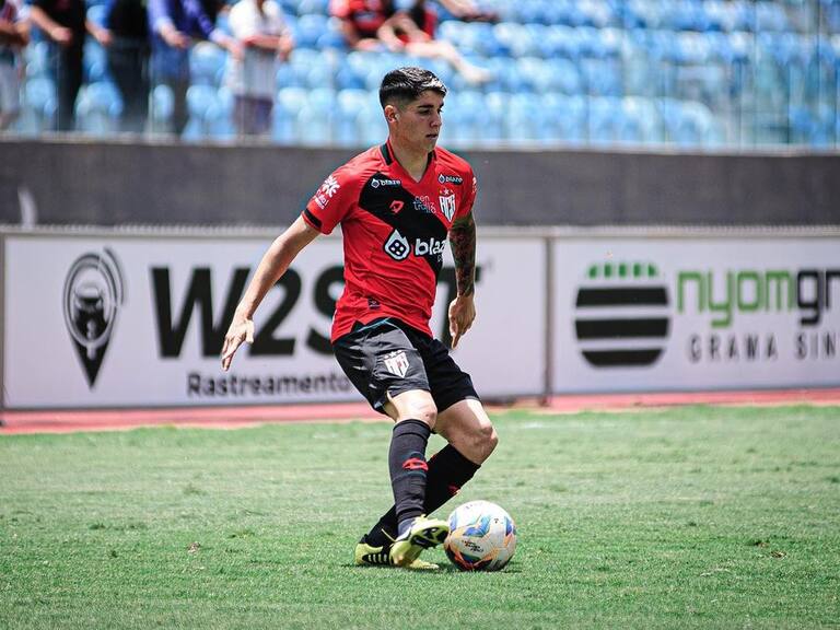 Amargo partido de Ángelo Araos: dio una asistencia, pero salió lesionado