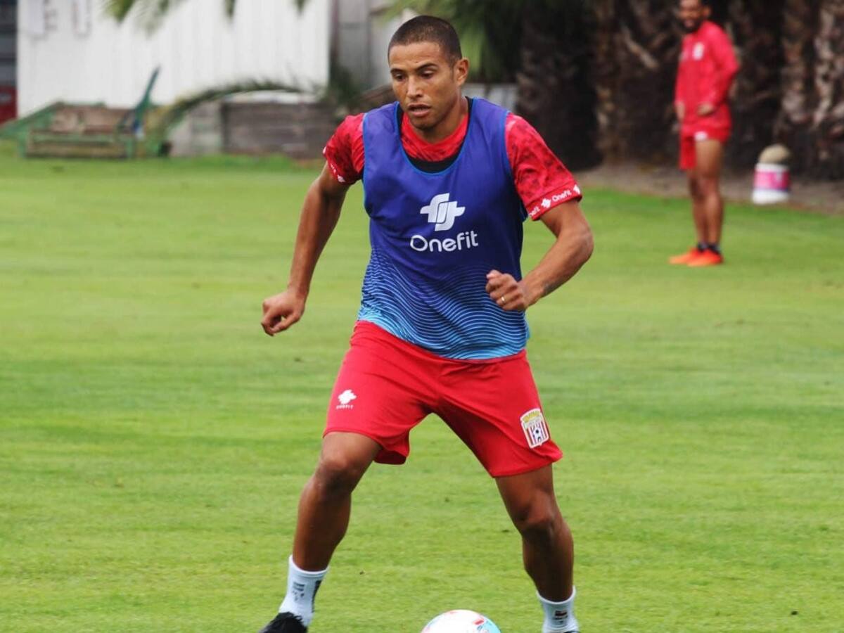 Leandro Benegas se lució con tanto de cabeza en empate de Independiente ante Godoy Cruz