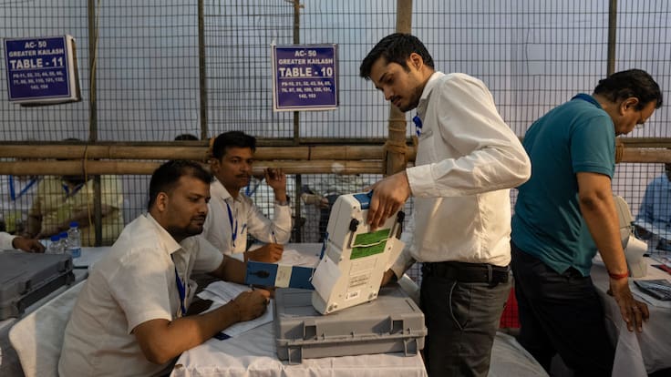 Con récord mundial de participación: oficialismo en India se perfila como ganador de las elecciones tras 44 días de votaciones