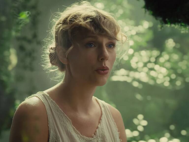 Fans de Taylor Swift amenazan a periodista que no le dio puntuación máxima al nuevo álbum de la cantante