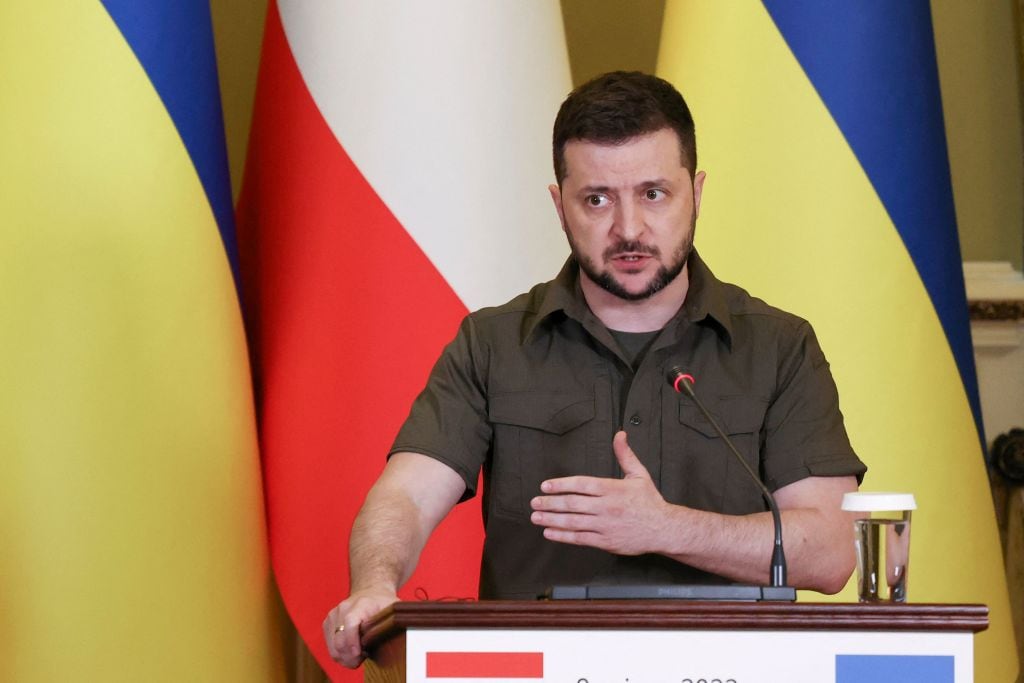 Volodimir Zelenski ante los medios junto al canciller austriaco en Kiev