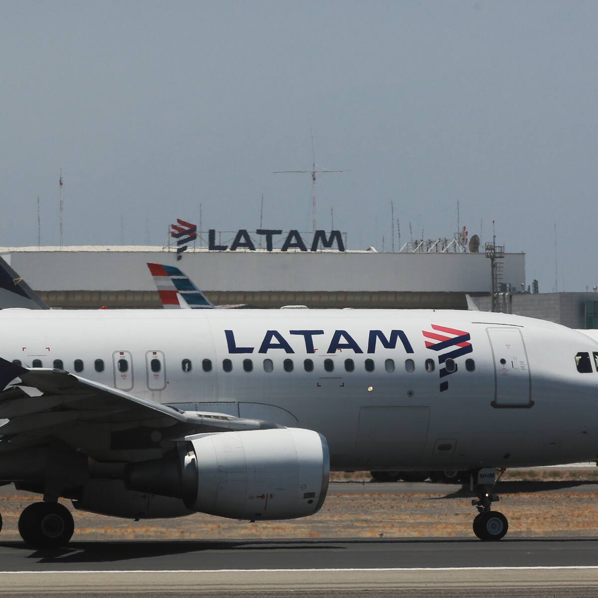 No alcanzó a abordar: hombre irrumpe en losa de aeropuerto para impedir despegue de avión en Puerto Montt