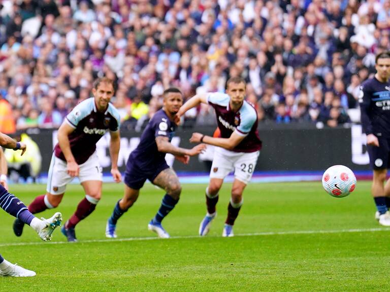 Manchester City iguala ante el West Ham y estira la definición del título