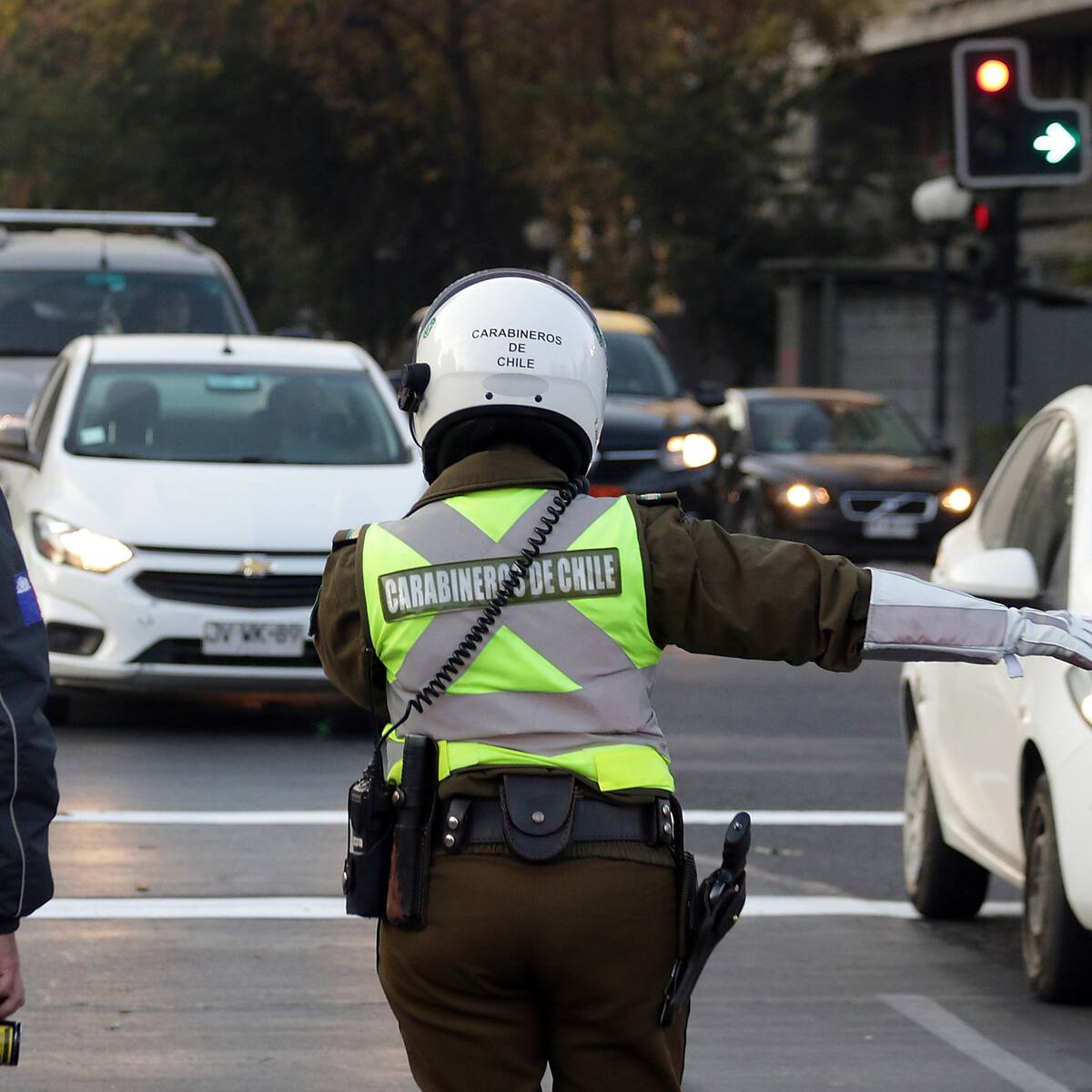 Restricción vehicular en Chile 2026: qué vehículos no pueden circular hoy viernes 8 de mayo en Santiago