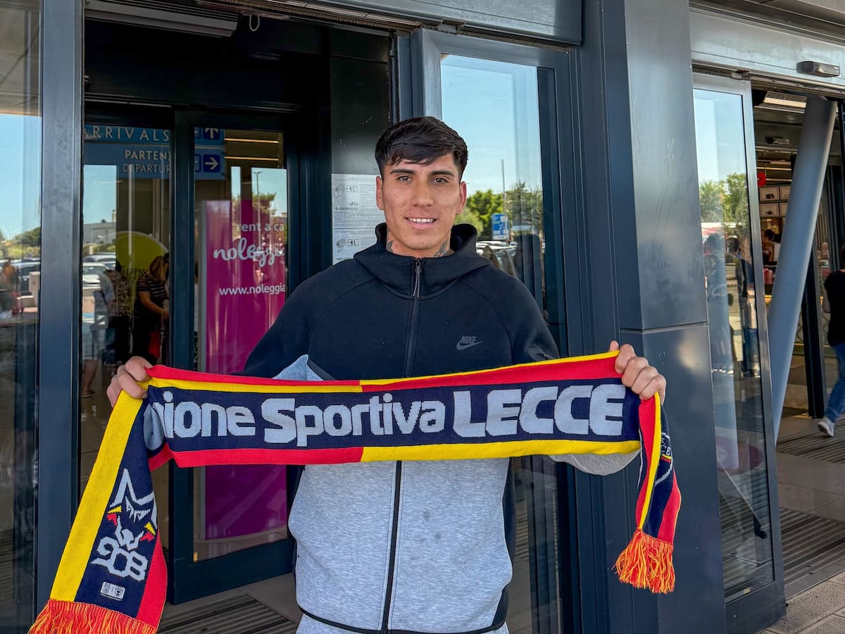 De la Primera B a la Serie A: Matías Pérez ya está en Italia para cerrar su fichaje con el Lecce