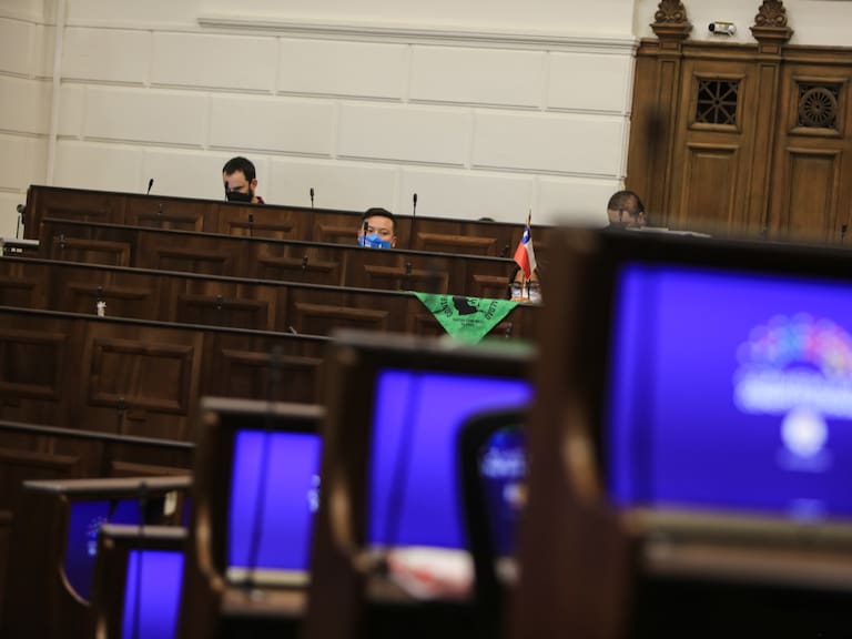 Convención Constitucional: Rechazo supera en 13 puntos al Apruebo, dice Cadem