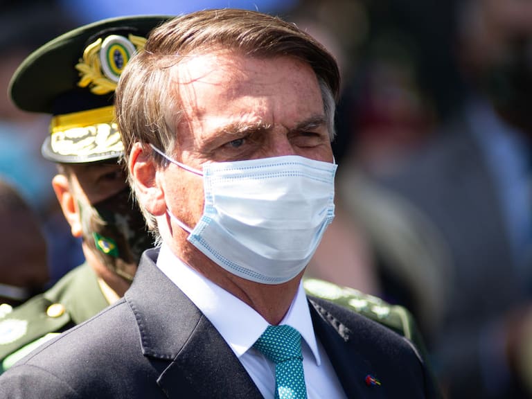 Bolsonaro durante una actividad con los militares brasileros