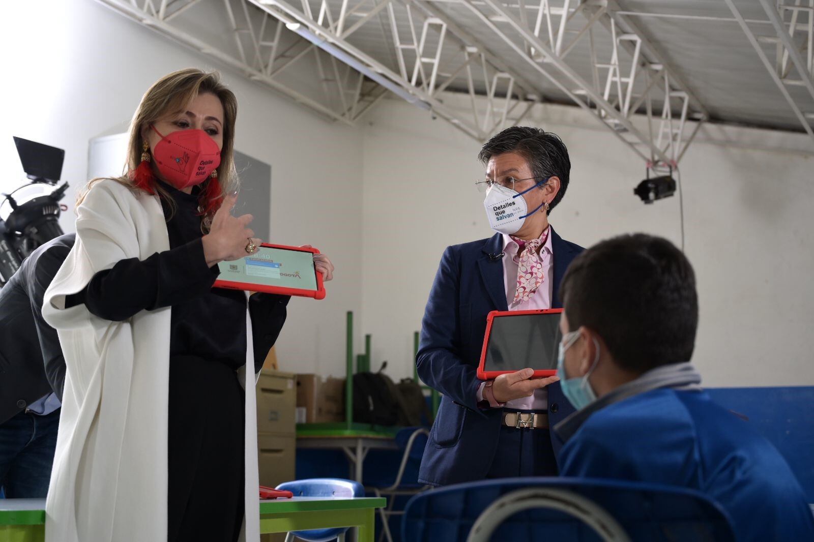 Bogotá entregó mas de 100 mil dispositivos para teleeducación