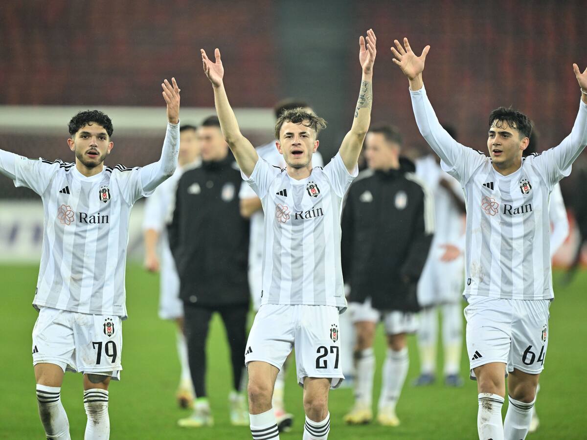 Besiktas rescinde contrato a un jugador por usar una aplicación de citas
