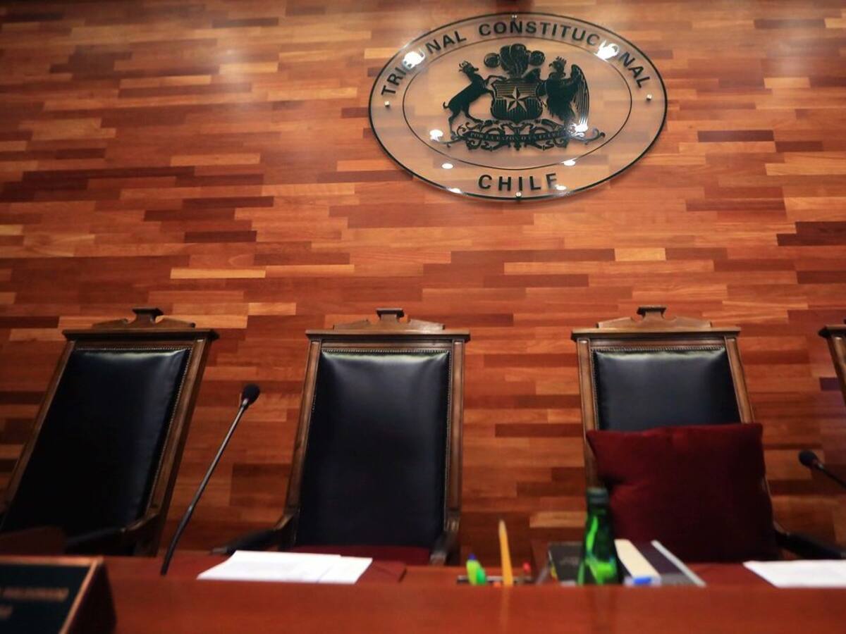 TC se pronunciará este viernes sobre requerimiento de la oposición por ley que endurece sanciones a quienes incumplen cuarentenas