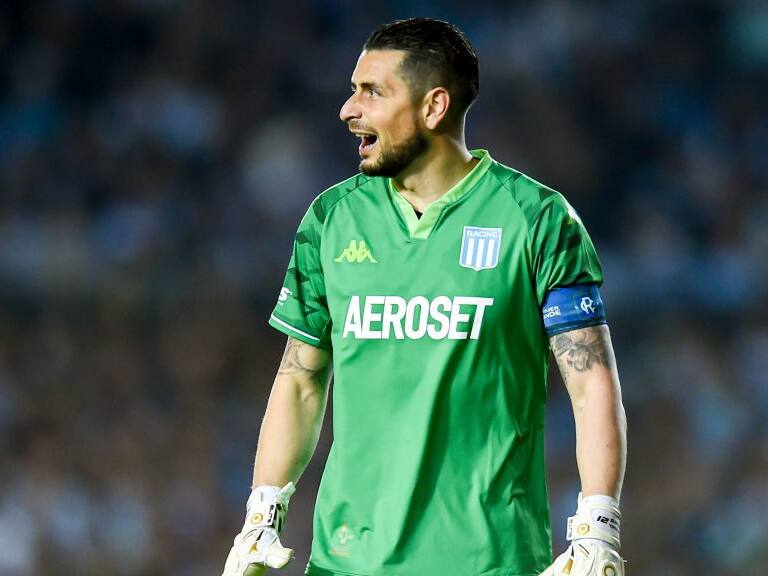 Gabriel Arias fue expulsado por realizar gestos obscenos en Argentina