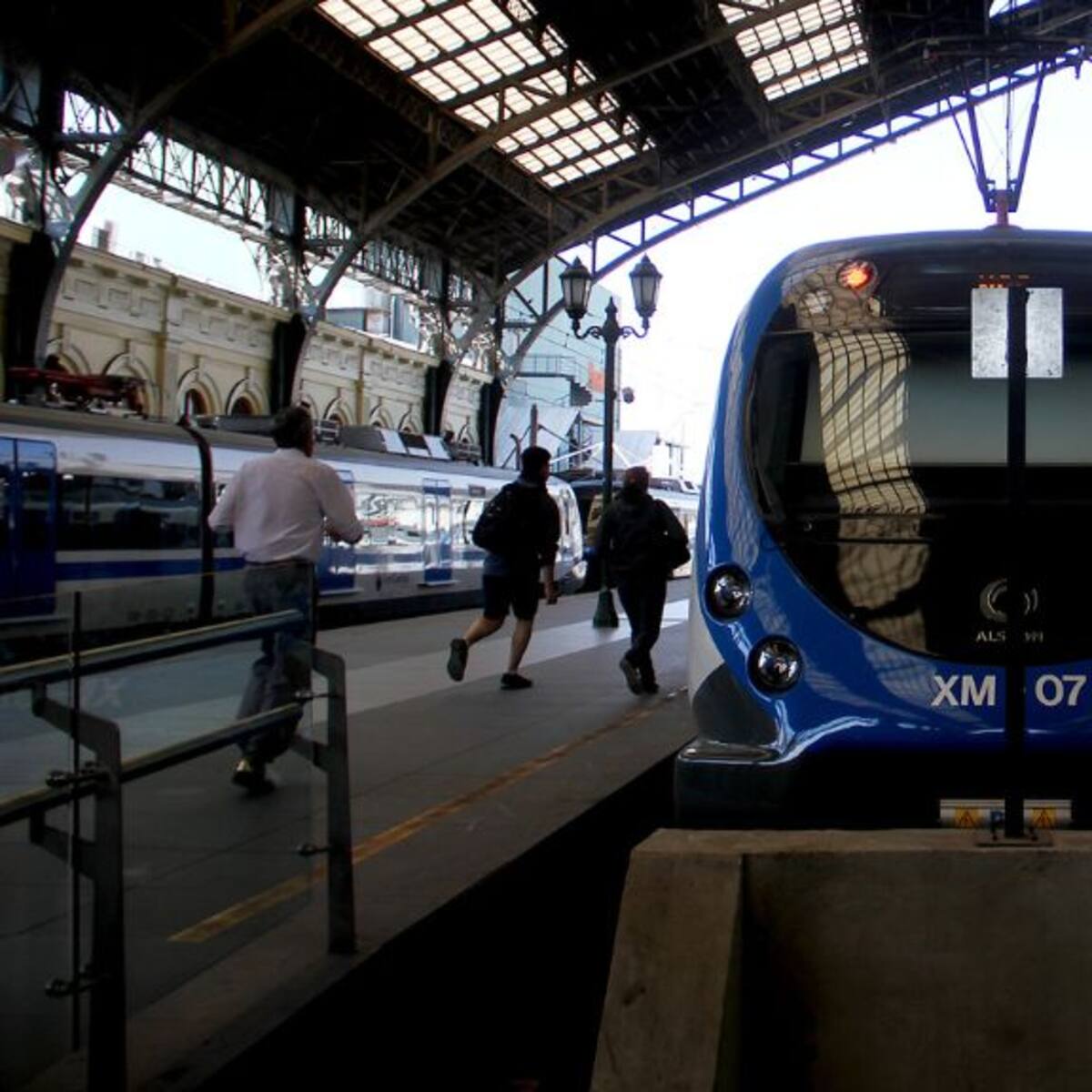 Disparo contra MetroTren deja a una mujer herida y obliga la interrupción del servicio