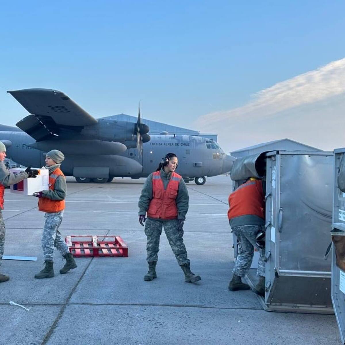 Chile envía 13 toneladas de ayuda a Venezuela: este sábado regresan los rescatistas que trabajaron tras el terremoto