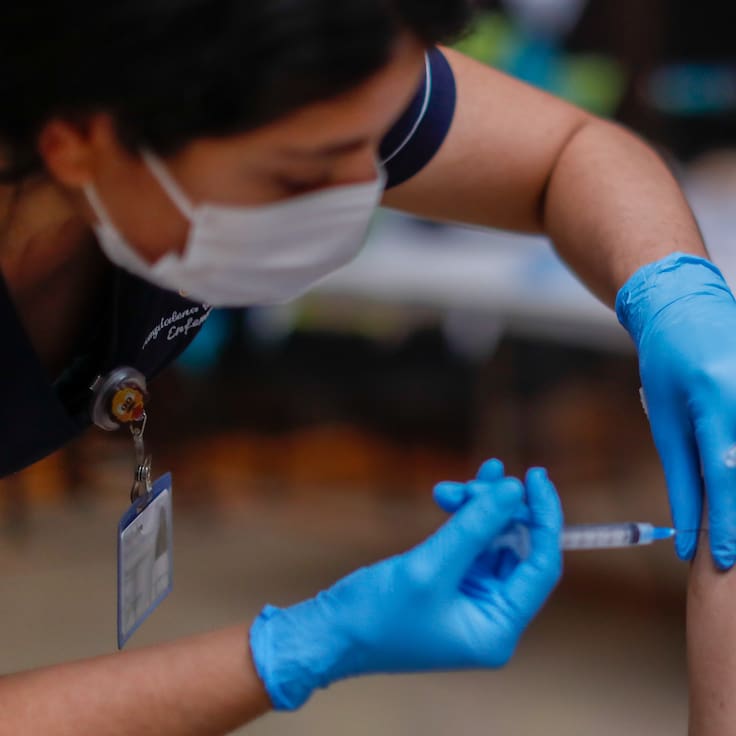 Vacuna contra la influenza en Chile se amplía a toda la población: revisa dónde y cómo acceder gratis a la dosis