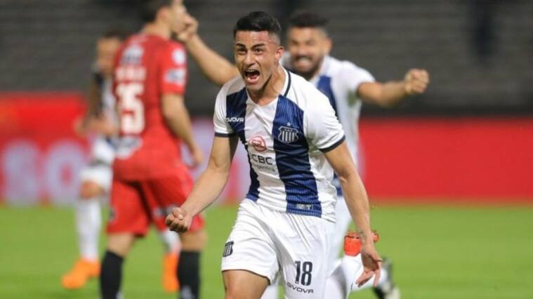 Gustavo Quinteros descarta a Juan Ignacio Méndez para Colo Colo: "Es un jugador extranjero todavía"